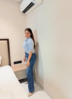 Mokshita - puta in Kochi Photo 3 of 3