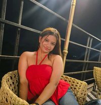 Mokshita - puta in Kolkata