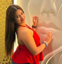 Mokshita - puta in Kolkata