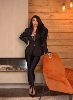 Julia Naughty - Transsexual escort in Riyadh Photo 2 of 14