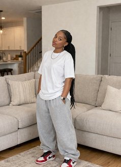 Molie - Acompañantes transexual in Nairobi Photo 2 of 2