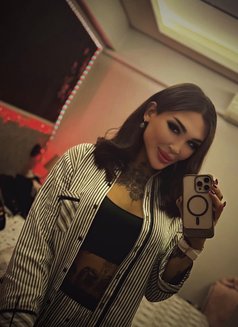 Молли - Agencia de acompañantes transexuales in İstanbul Photo 10 of 10