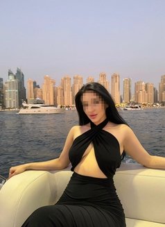 Molli - escort in Dubai Photo 7 of 8