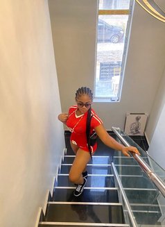 Mollie - escort in Accra Photo 7 of 9