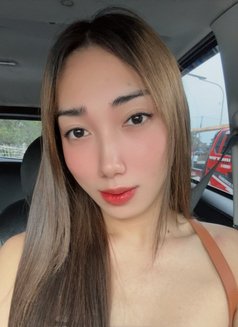 Molly Baby Cumshow - Acompañantes transexual in Makati City Photo 12 of 14