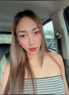 Molly Baby Cumshow - Acompañantes transexual in Makati City Photo 13 of 14