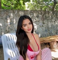Molly Brie - escort in Singapore