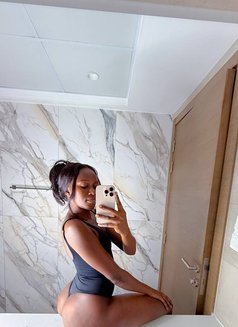 Molly - masseuse in Dubai Photo 1 of 2