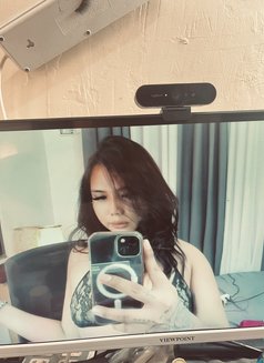Molly - Transsexual escort in Manila Photo 8 of 10