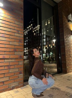 Molly - escort in Dubai Photo 17 of 21