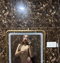 Molly Camshow - Transsexual escort in Manila