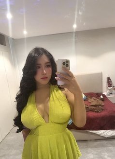 Molly molly - masseuse in Riyadh Photo 3 of 9