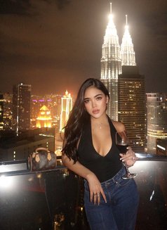 MOLLY ( UNLIMITED SQUIRTING ) YES to ALL - puta in Kuala Lumpur Photo 17 of 19