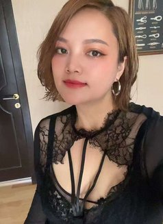 Molly - Acompañante in Riyadh Photo 4 of 6