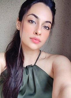 Moly - masseuse in Jeddah Photo 1 of 3