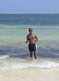 Mombasa Hill Will - Male escort in Nairobi Photo 3 of 5