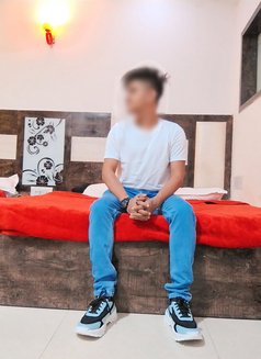 GAYS CALL BOY HERE. - Acompañantes masculino in Navi Mumbai Photo 4 of 4