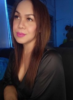 HOT MommA Vodkaaaaa - Transsexual escort in Manila Photo 2 of 10