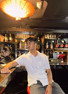 Momo - Male escort in Bangkok Photo 2 of 6