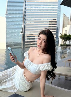 Momo - escort in Shanghai Photo 3 of 4