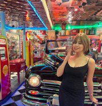 Momo - escort in Manila