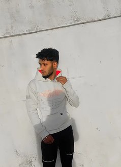 Momo - Male escort in Pune Photo 1 of 3
