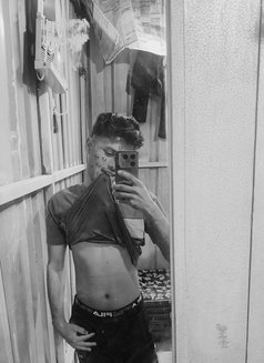 Momo - Male escort in Pune Photo 3 of 3