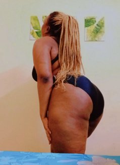 Momo - puta in New Delhi Photo 2 of 5