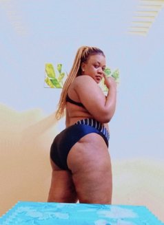 Momo - puta in New Delhi Photo 3 of 5