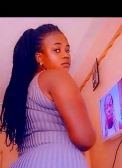 Momo - puta in New Delhi Photo 4 of 4