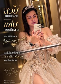 Mon Kamsalf - Transsexual escort in Bangkok Photo 3 of 5