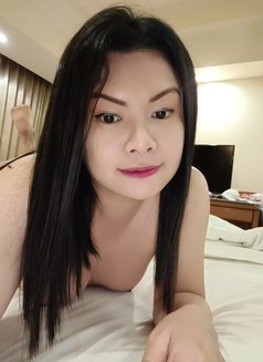 Mon Kamsalf - Transsexual escort in Bangkok Photo 2 of 2