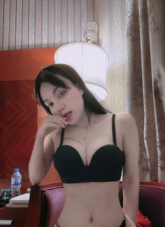 Mon - escort in Dubai Photo 2 of 5