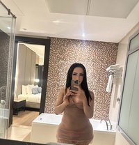 Mona both big monsters - Acompañantes transexual in Al Manama