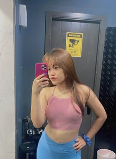 Mona - puta in Dubai Photo 5 of 5