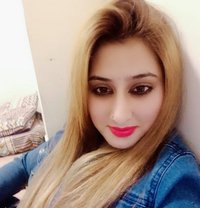 Mona Busty Milf - puta in Ajmān