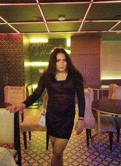 Mona Darling - Transsexual escort in Kolkata Photo 2 of 3