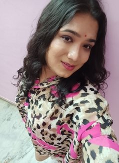 Mona Darling - Transsexual escort in Kolkata Photo 1 of 2