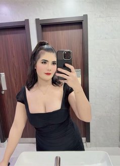 Mona - escort in Al Manama Photo 15 of 27