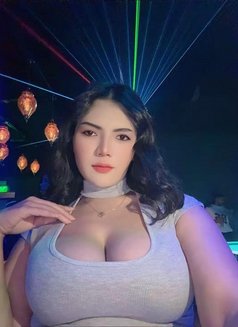 Mona - escort in Al Manama Photo 19 of 27