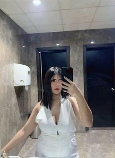 Mona - escort in Al Manama Photo 21 of 27