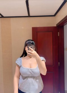 Mona - escort in Khobar Photo 5 of 14