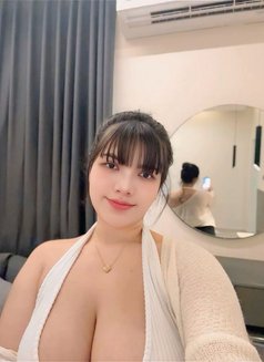 Mona - escort in Riyadh Photo 3 of 19