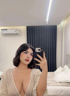 Mona - escort in Riyadh Photo 15 of 19