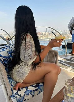 Mona - escort in Singapore Photo 2 of 3