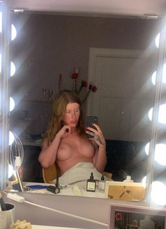 Mona - Acompañantes transexual in Paris Photo 8 of 10