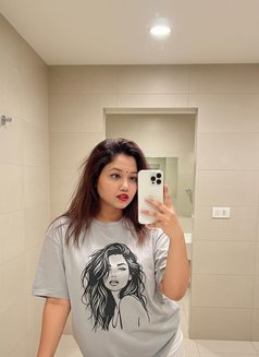 Mona - escort in New Delhi Photo 4 of 7