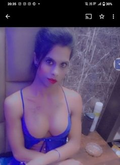 Mona - Transsexual escort in New Delhi Photo 2 of 10