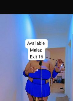 Mona - puta in Riyadh Photo 1 of 2