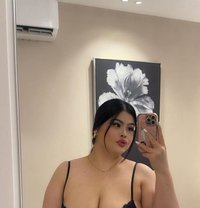 Mona Lux - puta in Riyadh Photo 2 of 12